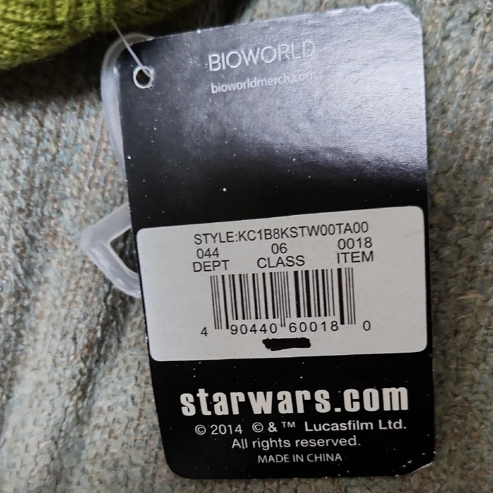 Star Wars Green Yoda Beanie - Picture 3 of 5